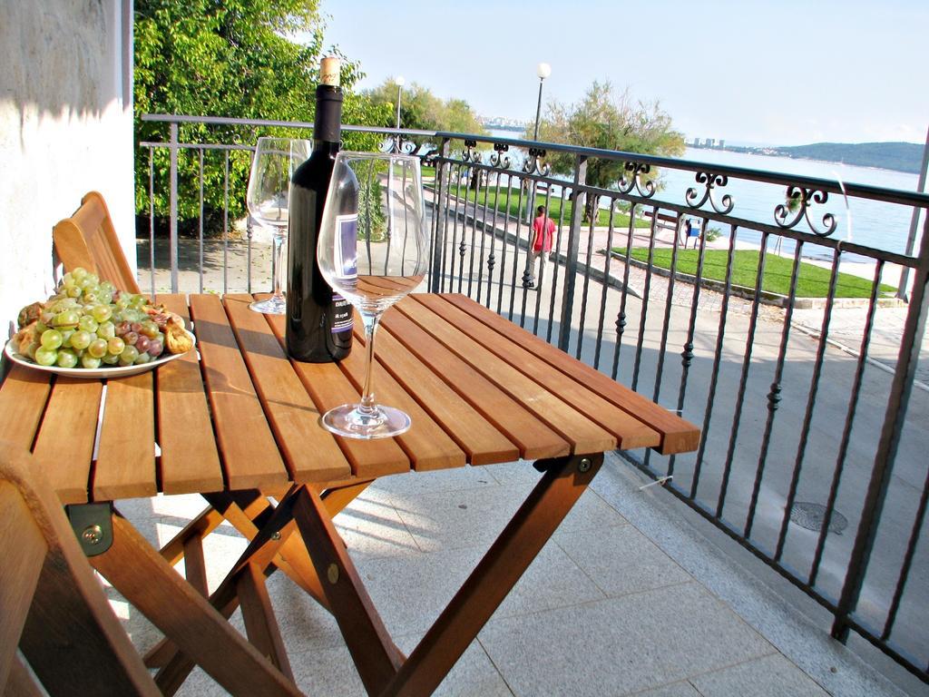 Apartment Noa Kaštel Kambelovac Quarto foto