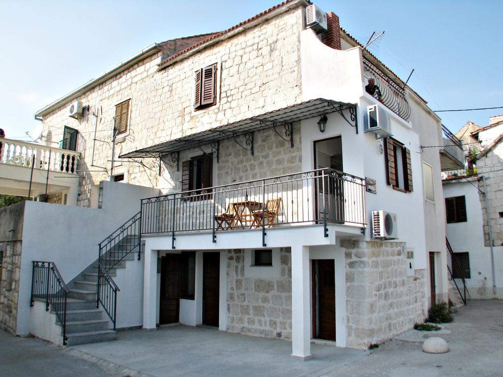 Apartment Noa Kaštel Kambelovac Quarto foto